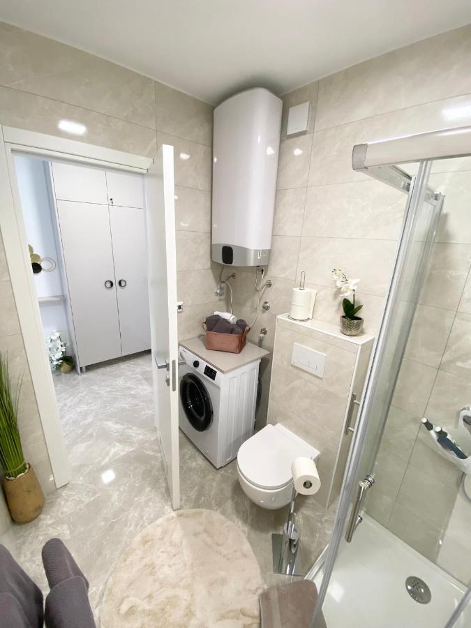 Apartment "50 Shades" With Balcony And Free Parking In The Garage Zadar Exterior photo