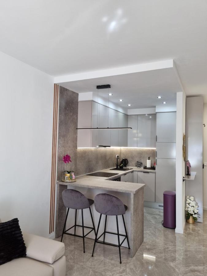 Apartment "50 Shades" With Balcony And Free Parking In The Garage Zadar Exterior photo